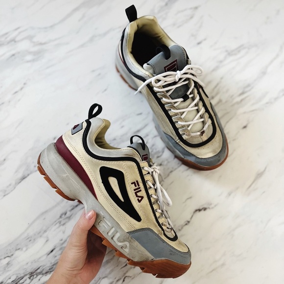 FILA x Urban Outfitters Exclusive Distressed Disruptor 2 Chunky Sneaker - Picture 4 of 15